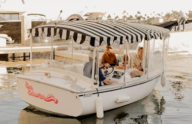 18ft Duffy | Driver Included (Up to 10 Guests)