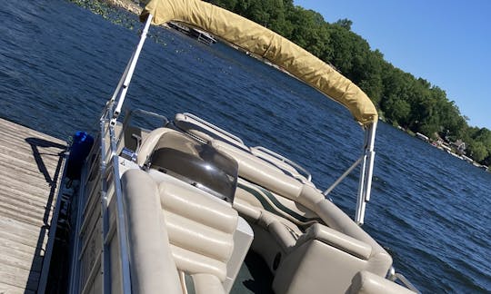 24'  Pontoon Rental deliver to your dock /servicing Lakes South West Michigan