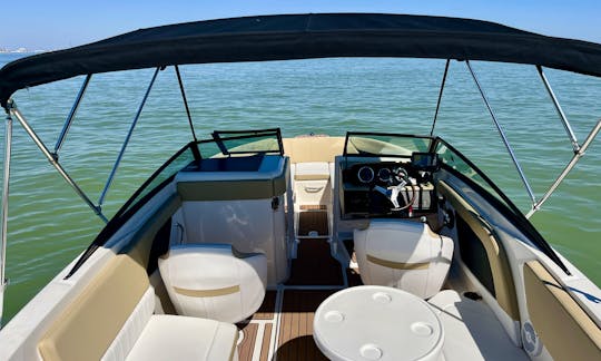 Enjoy 24 ft Sea Ray in Cape Coral, Rates as low as $276 per day (minimum 3 days)