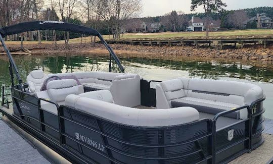 Rent a Luxurious Godfrey Marine Sweetwater Pontoon Boat for Fun-filled Water day