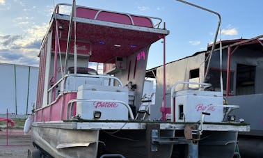 Barbie Boat Double Decker Pontoon com escorregador para alugar em Peoria, Arizona