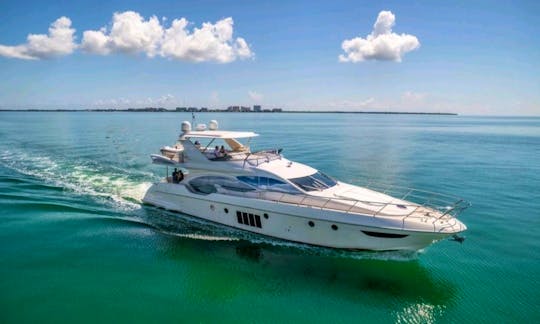 💥Hit the Water in Style with this 70ft Azimut for up to 12 peoples in Miami