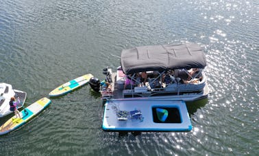 Un bateau ponton incroyable avec TOUTES les commodités à Folsom