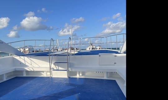 🛥🤩🔥 EXPERIÊNCIA VIP: CATAMARÃ para festa de despedida de solteiro Power em Sosúa