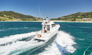 Rent the 29ft ''Txampa Hiru'' Rodman Boat in Vigo, Spain