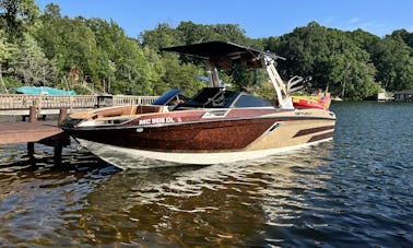 2021 Centurion Ri265 World Class Surf Boat with Awesome Sound System