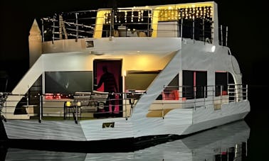 Party Boat à louer à Abu Dhabi