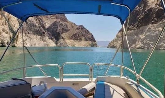 Lake Mead: 26' Pontoon/Deckboat for rent! Room for 13