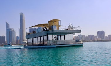 Yacht de fête spacieux de 80 pieds à Abu Dhabi