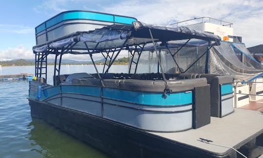 Spacious Double Decker Pontoon Available In Guatape