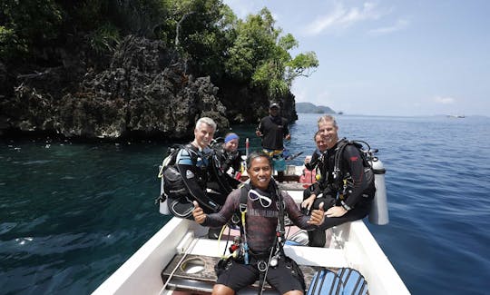 Indonesian Phinisi Charter in Raja Ampat, Indonesia