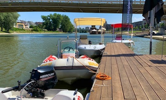 ROTO 450 S family boat with 40 Hp Yamaha engine for hire in Gyor