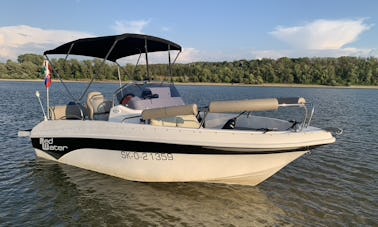 Tident 530 Center console comfortable dayboat for hire in Gyor