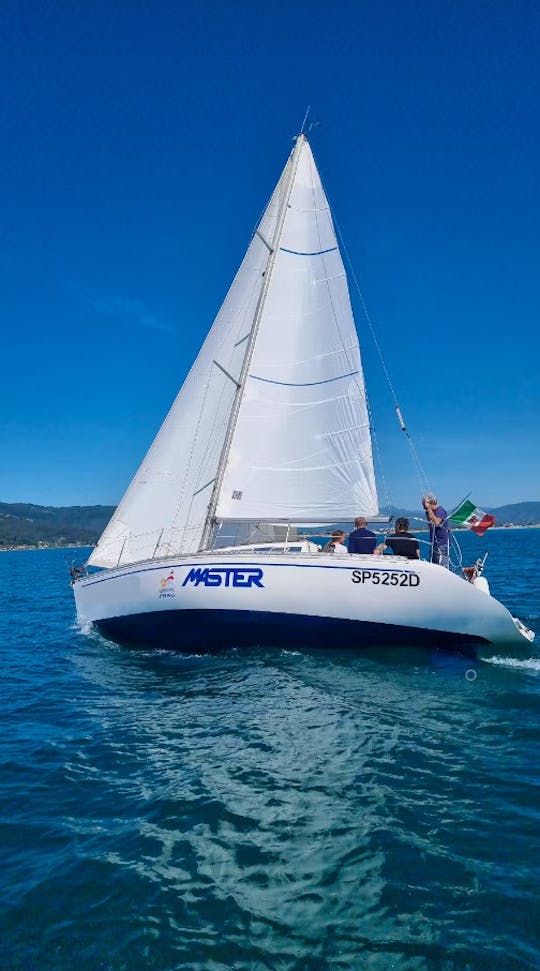 Veleiro Elan 33 em Bocca di Magra, Ligúria