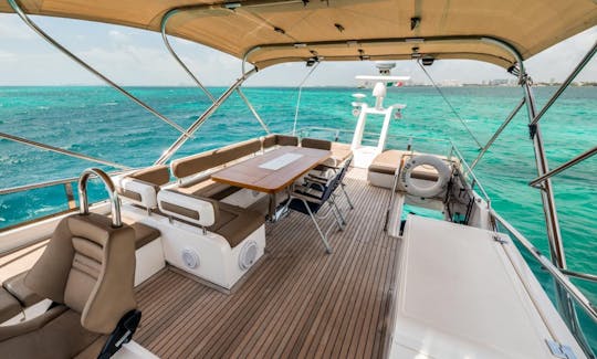 Oferta de luxo! Iate Fairline de 70 pés para alugar em Cancún, México