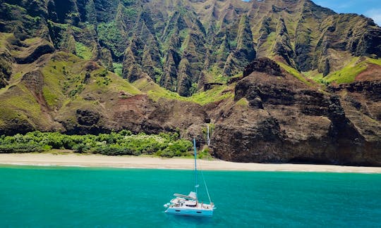 Catamaran Lokahi in Honoulu, Hawaii