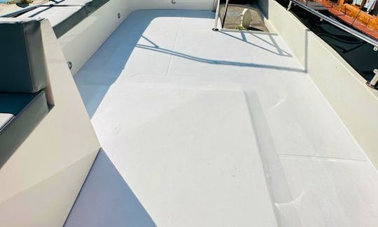 Gorgeous 48ft Yacht For Rent in Dubai