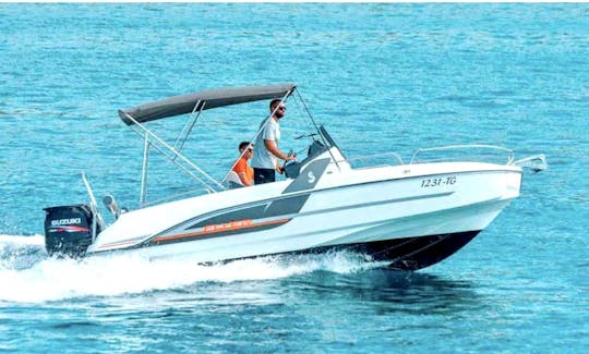 Beneteau Flyer 6.6 avec moteur hors-bord de 150 CV à Trogir, Croatie