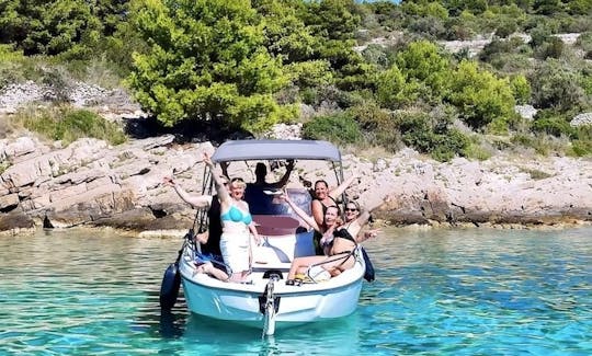 Beneteau Flyer 6.6 avec moteur hors-bord de 150 CV à Trogir, Croatie