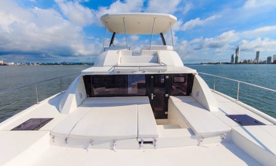 Deal of the Week! Leopard 43 Ft Catamaran for Rent in Cartagena, Colombia.