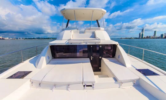 Deal of the Week! Leopard 43 Ft Catamaran for Rent in Cartagena, Colombia.