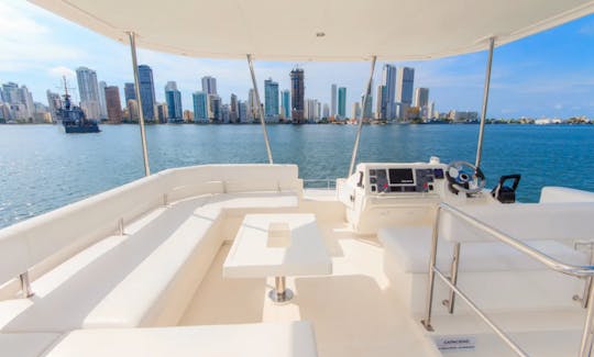 Deal of the Week! Leopard 43 Ft Catamaran for Rent in Cartagena, Colombia.