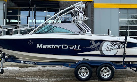 Mastercraft X15 Wakeboard Boat