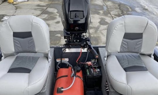 Barco de pesca Tracker V-16 Laker DLX en el área de Edmonton