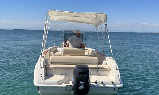 Voyage 18 Deck Boat Rental in Venezia, Italy