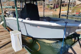 2022 Sea Pro 239DLX Awesome fishing boat on Lake Hartwell