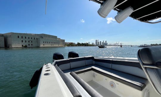 42 ft center console speed boat / Visit Rosario Islands and Baru