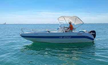 Style 19 Center Console Rental in Venezia, Italy