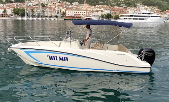 Quicksilver Activ 675 Open à Makarska