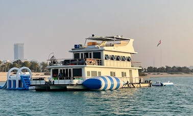 Casa flotante de 90 pies en Abu Dabi