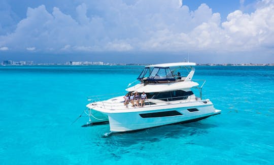 UNIQUE BEAUTY IN CANCUN! SPRING BREAKE YACHT PARTY