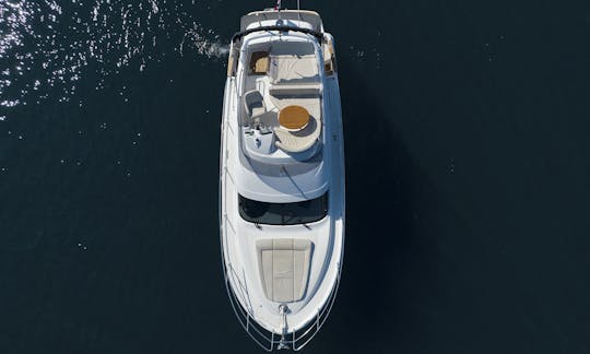 Beneteau Antares 36 para cruceros diarios con patrón
