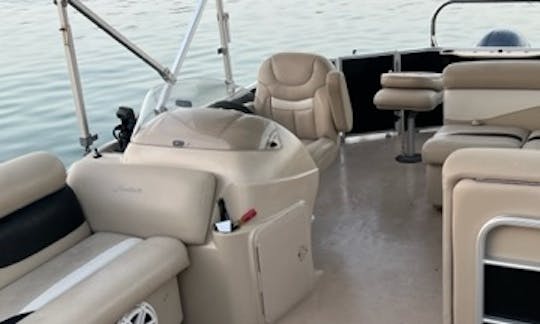 22 godets Godfrey Sweetwater Pontoon Island Hopper, essence incluse