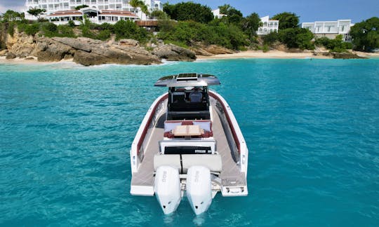 SCHAEFER V33 Luxury speedboat 34ft charter from Marigot