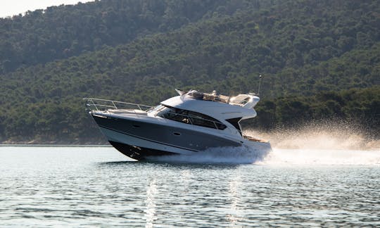 Beneteau Antares 36 para cruceros diarios con patrón