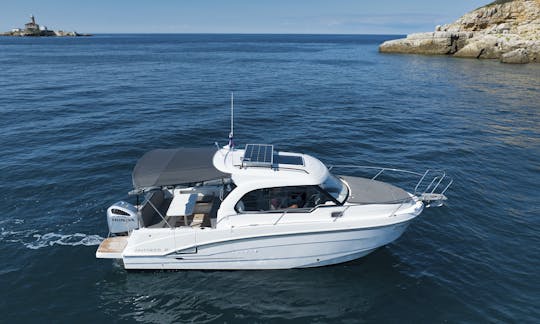 Private Skippered tours with NEW Beneteau Antares 8 in Rovinj!