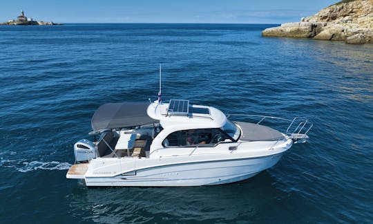 Private Skippered tours with NEW Beneteau Antares 8 in Rovinj!