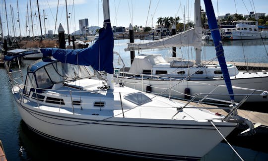 30ft Sailing Yatch. Real & Unique Sailing in Mazatlán