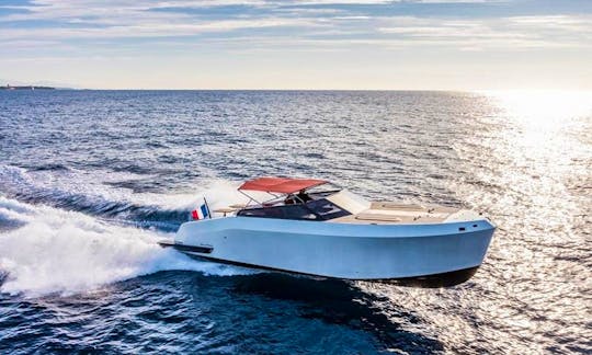 ''Get Lucky'' Mazu 38 Motor Yacht Rental in Cap-d'Ail, Provence-Alpes-Côte d'Azur