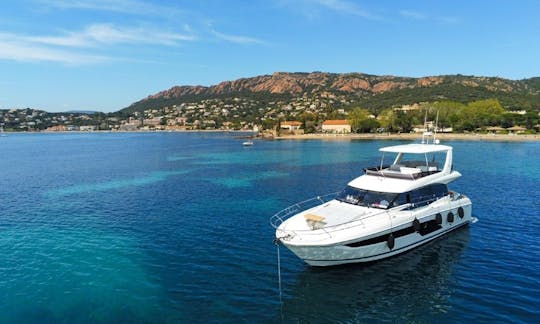 Alquiler de yates Prestige 590 Jeanneau en Saint-Raphaël, Provenza-Alpes-Costa Azul