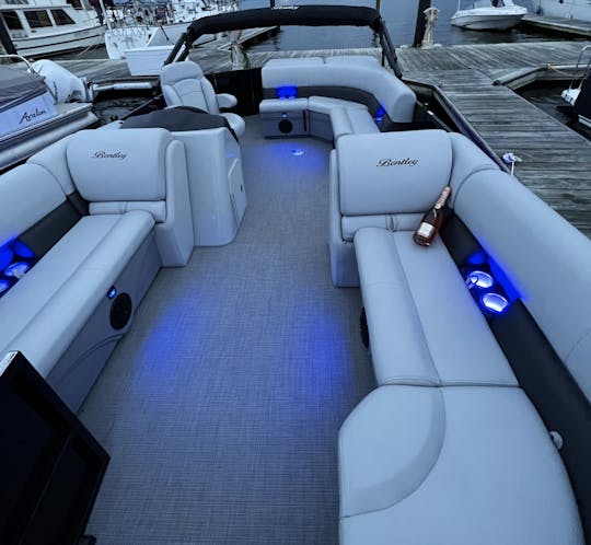 Bentley 220 Cruise Pontoon for rent in Edgewater