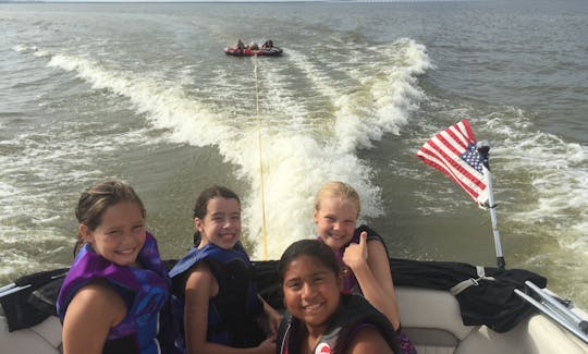 Gran barca con cubierta, esquí/velero Stingray de 25 pies en el lago Conroe, Texas