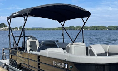 Luxury 22’ Veranda Pontoon on Lake Norman,