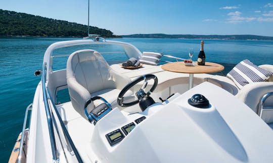 Beneteau Antares 36 for daily cruises with a skipper