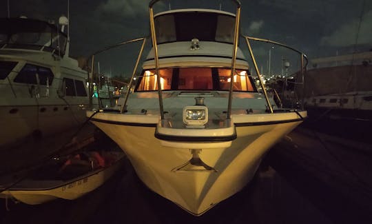 Motor Yacht with Captain in Los Angeles