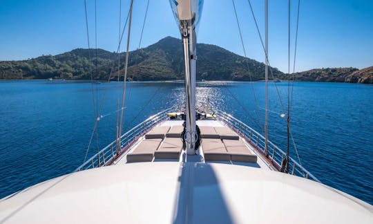 Luxury Yacht Maris 20